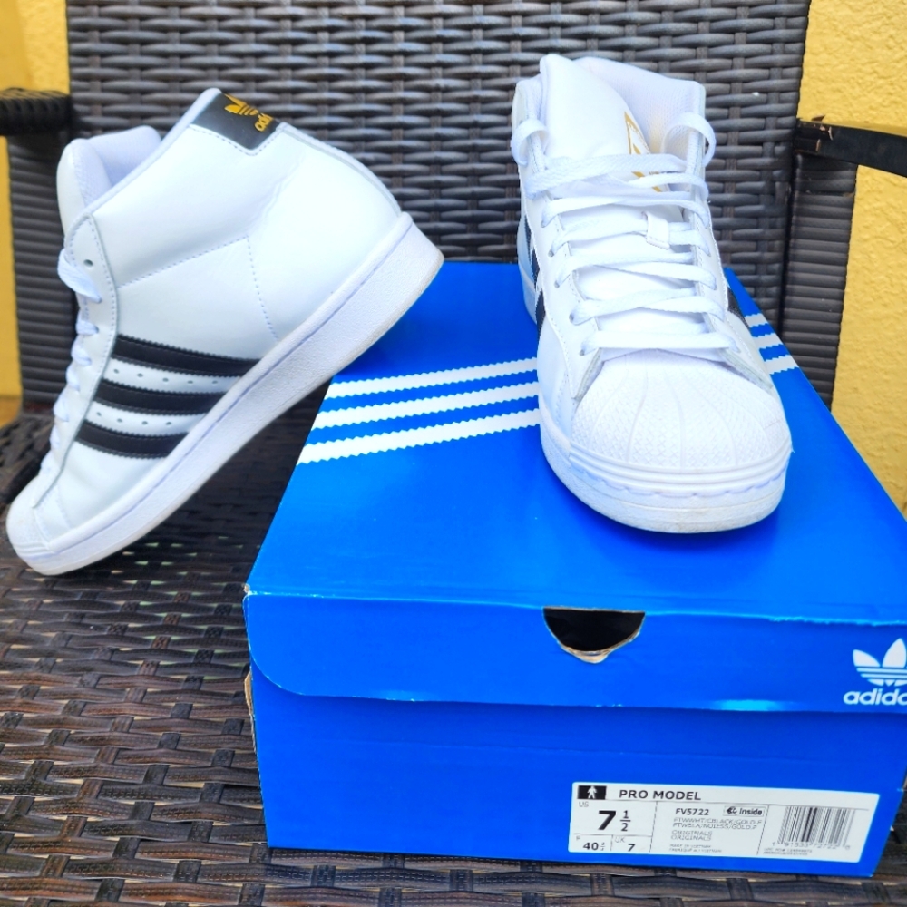 Adidas Pro Model White Black Gold OG Originals Retro FV5722 Men's Size 7.5